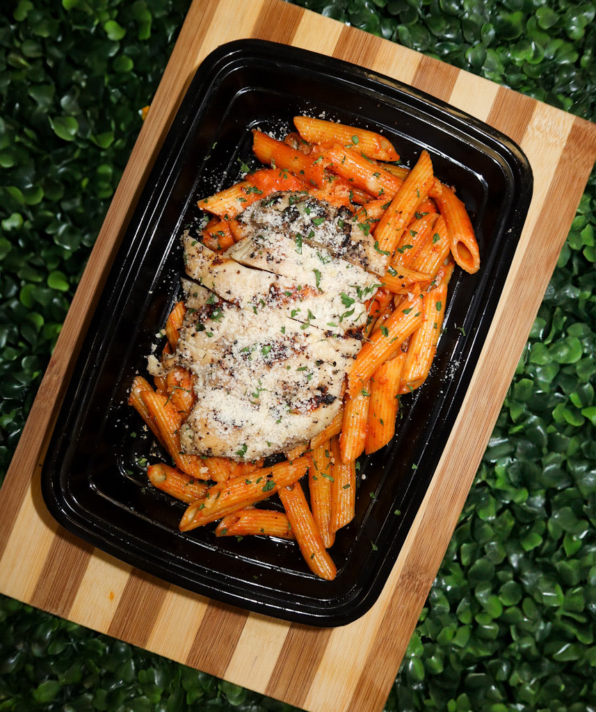 Spicy Penne alla Vodka with Grilled Chicken